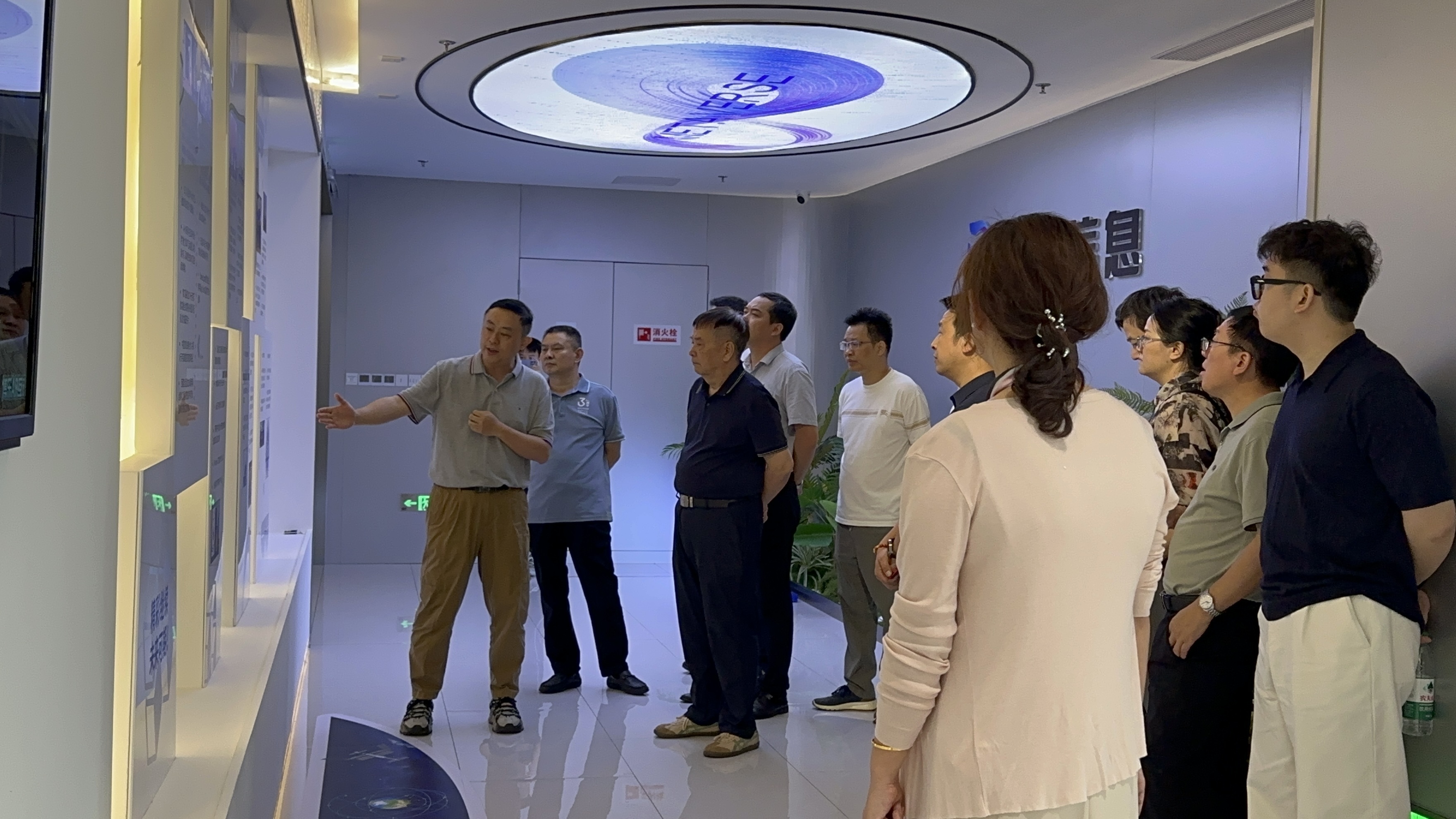 广西教育装备协会及全国教育装备企业家团莅临博乐信息,共探AI+XR教育创新合作