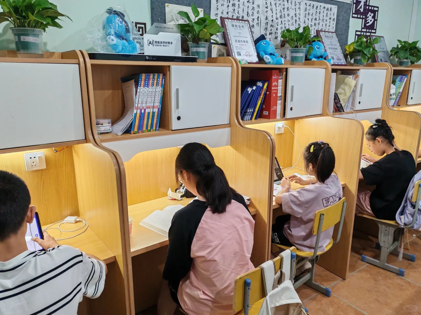 AI课成了额外负担?如何让AI教育与学科教学自然融合